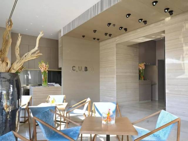 Hotel Cubo 4*